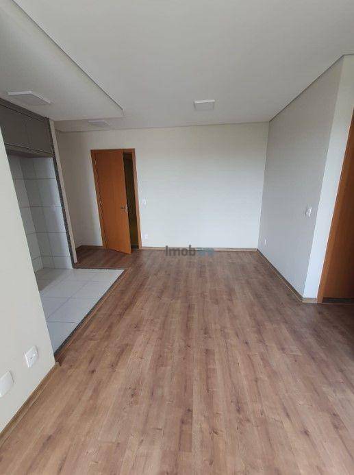 Apartamento para alugar com 2 quartos, 57m² - Foto 6