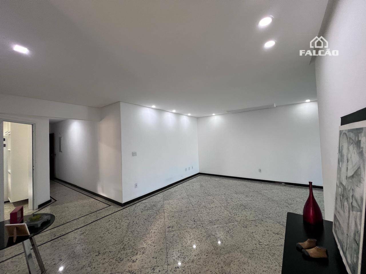 Apartamento à venda com 3 quartos, 147m² - Foto 6