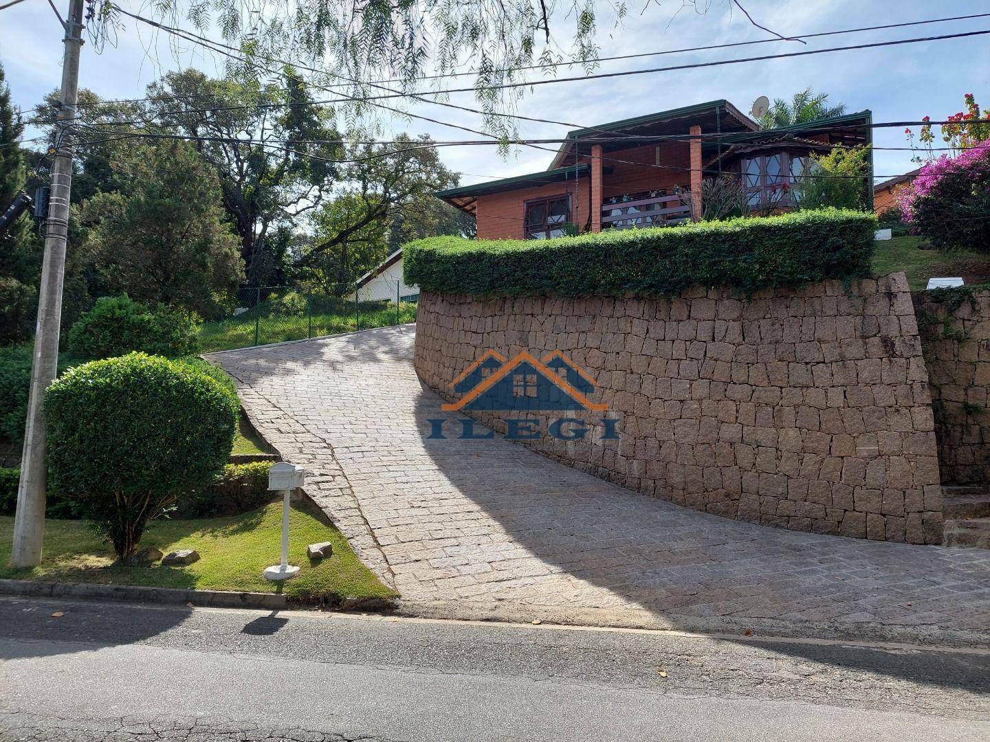 Casa de Condomínio à venda com 4 quartos, 385m² - Foto 2