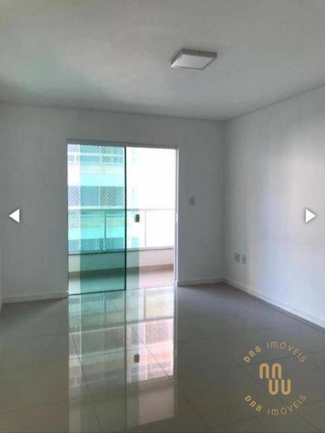 Apartamento à venda com 3 quartos, 115m² - Foto 3