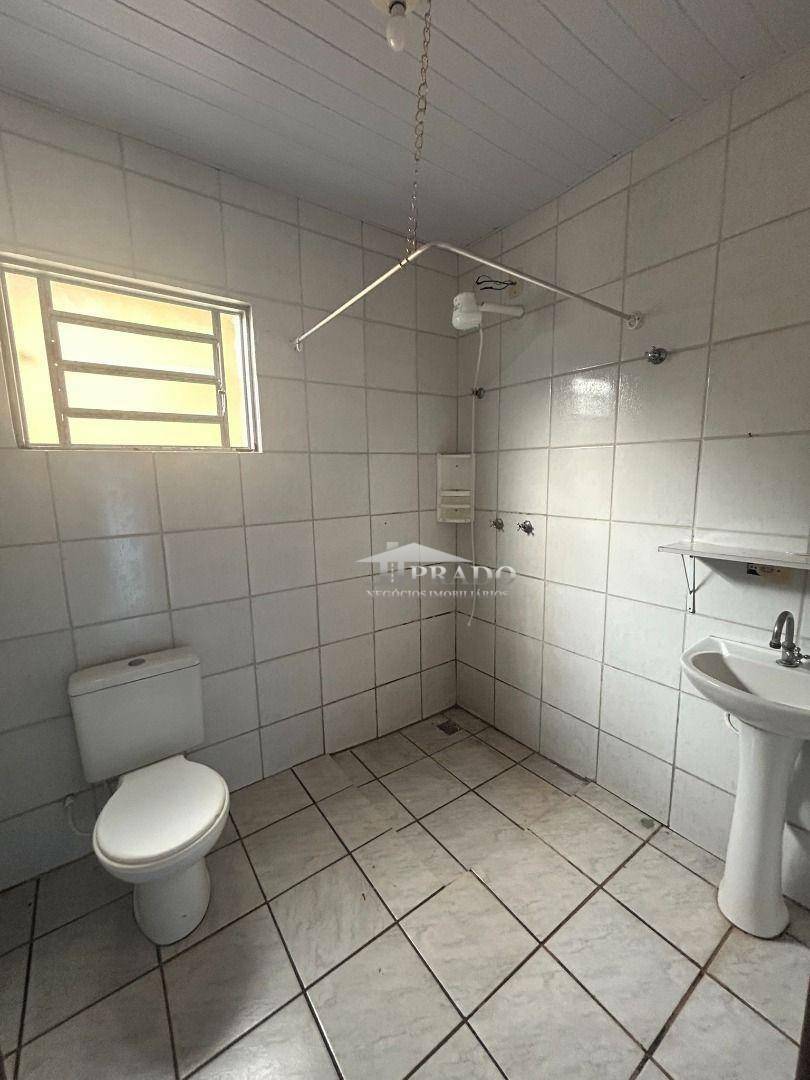 Casa para alugar com 2 quartos, 40m² - Foto 12