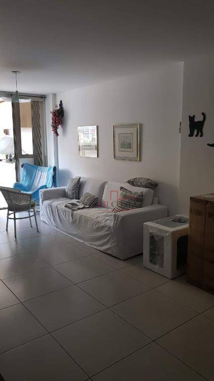 Apartamento à venda com 4 quartos, 140m² - Foto 4