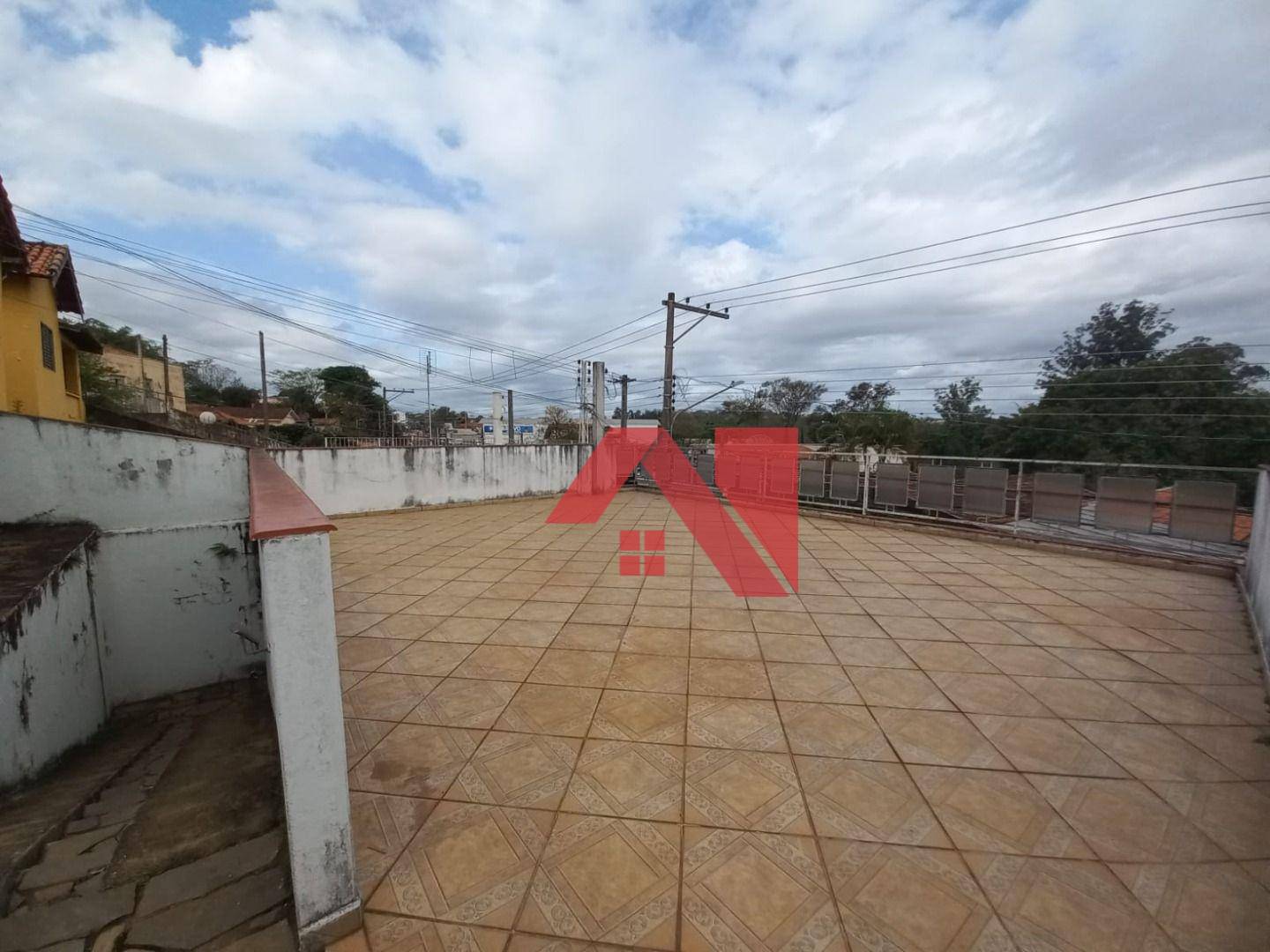 Casa à venda com 3 quartos, 180m² - Foto 4