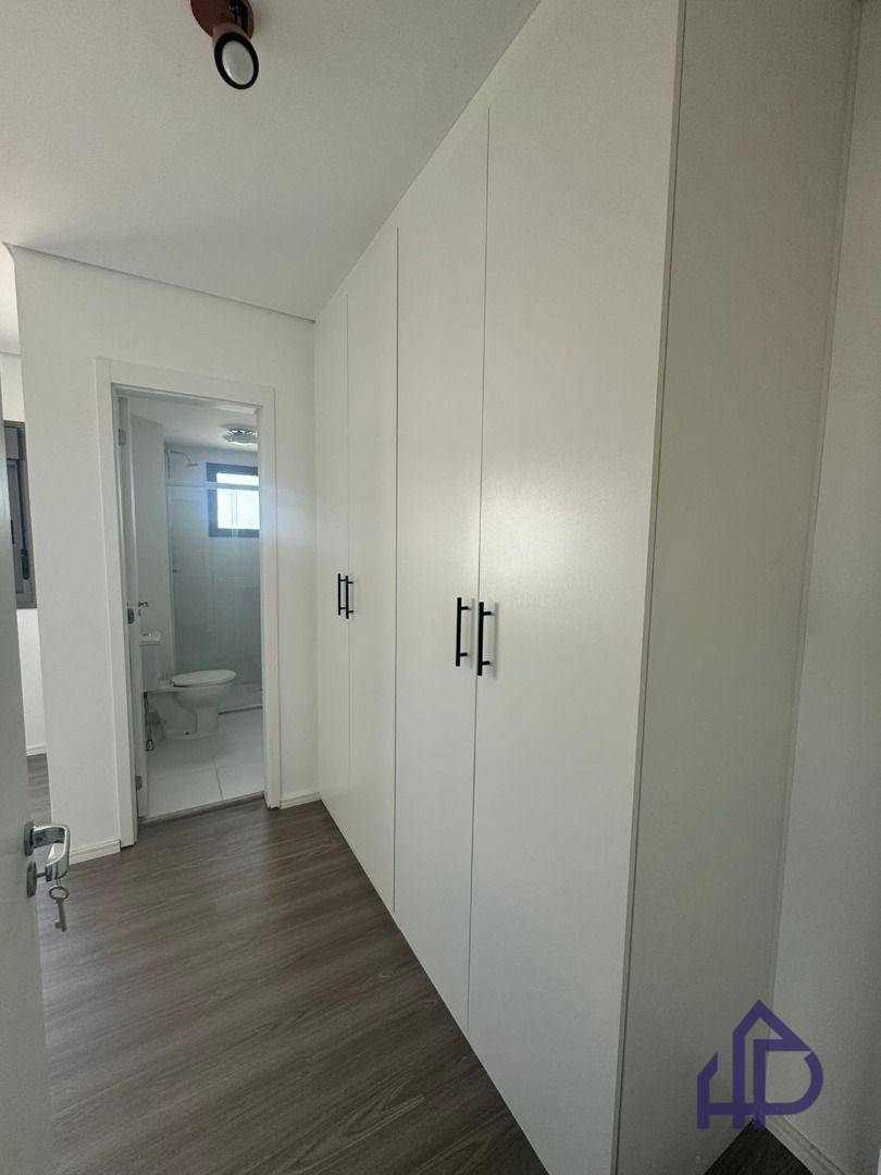 Apartamento para alugar com 3 quartos, 190m² - Foto 6