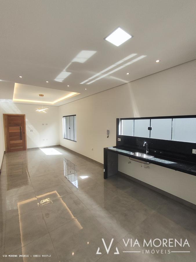 Casa à venda com 3 quartos, 250m² - Foto 7