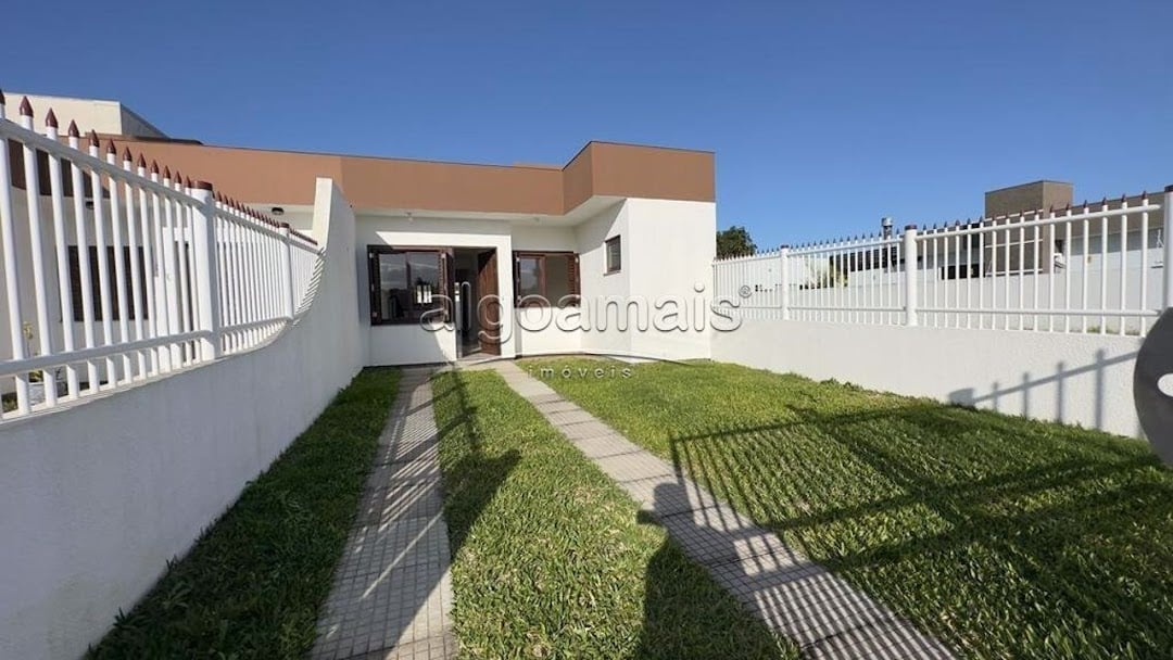 Casa à venda com 2 quartos, 71m² - Foto 2