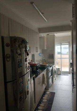 Apartamento à venda com 2 quartos, 80m² - Foto 4