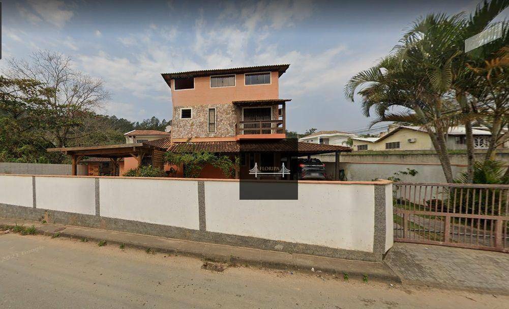 Casa à venda com 3 quartos, 380m² - Foto 1