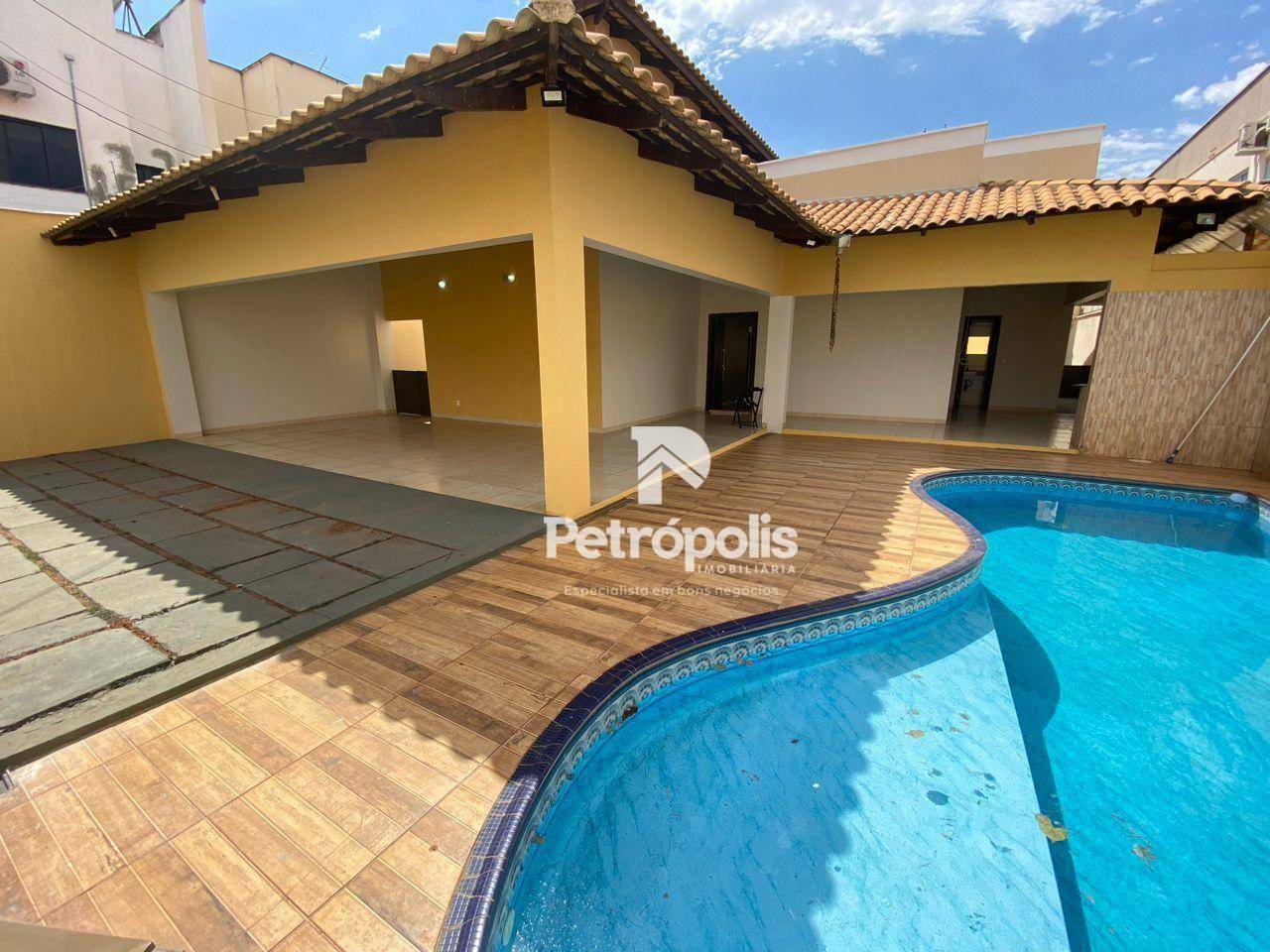 Casa à venda com 3 quartos, 198m² - Foto 4