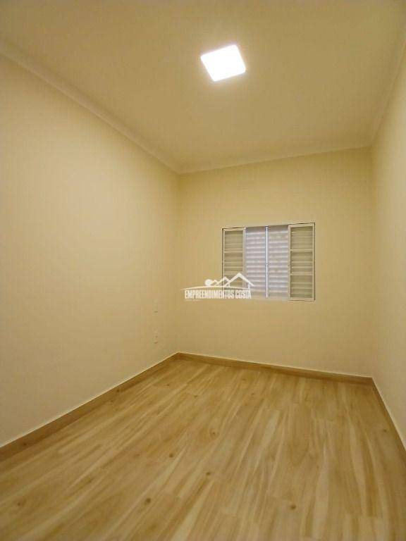 Casa para alugar com 3 quartos, 250M2 - Foto 1