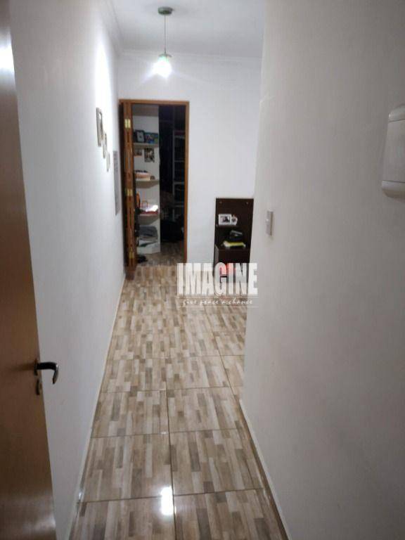 Casa à venda com 3 quartos, 200m² - Foto 7