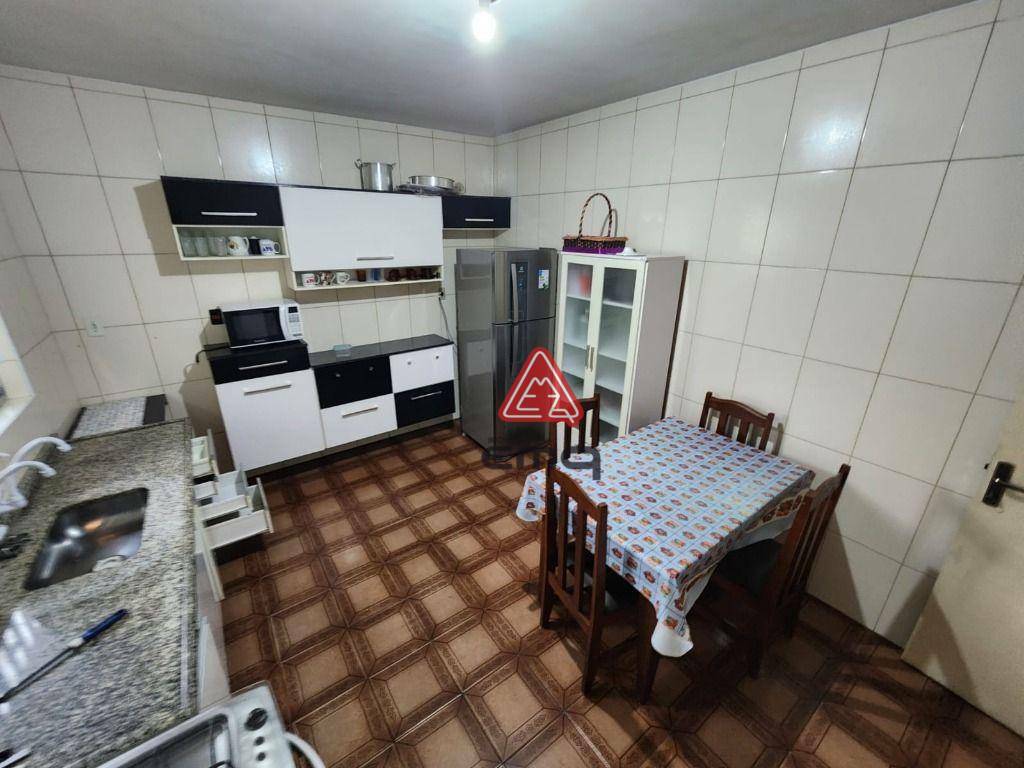 Casa à venda com 4 quartos, 222m² - Foto 6