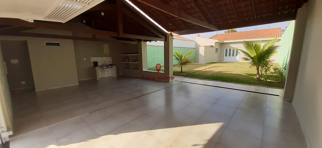 Casa à venda com 1 quarto, 130m² - Foto 1