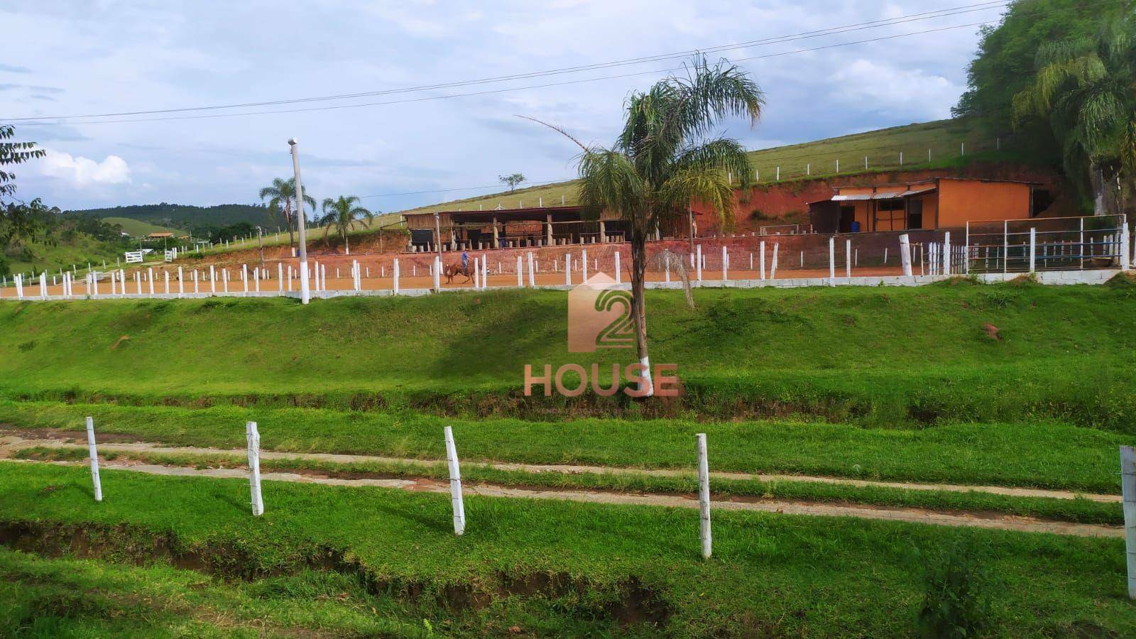 Fazenda à venda com 2 quartos, 133000M2 - Foto 1