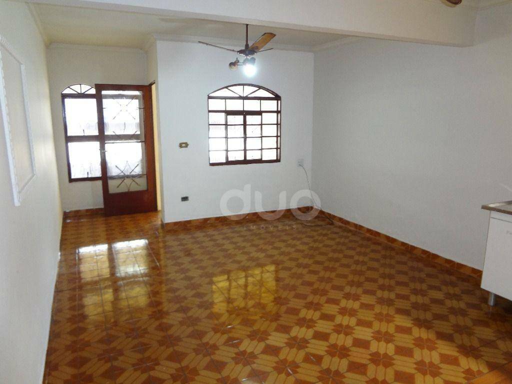 Casa à venda com 2 quartos, 100m² - Foto 1