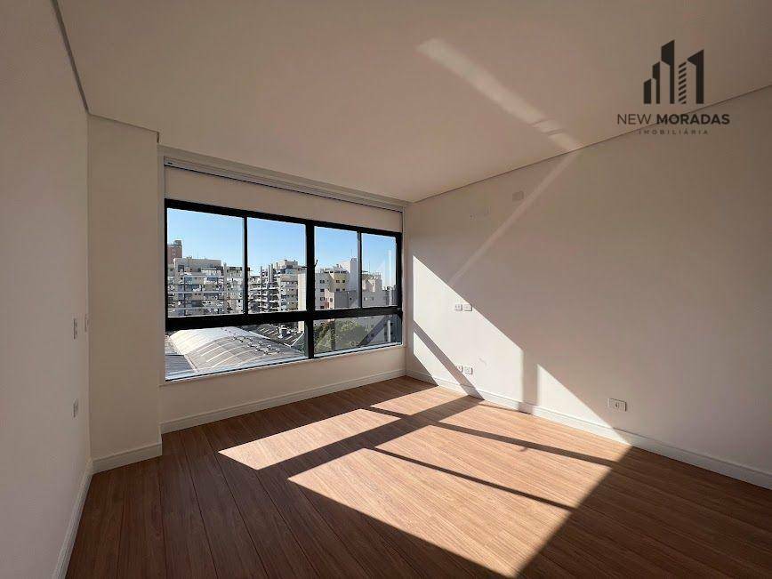 Apartamento à venda com 3 quartos, 117m² - Foto 18