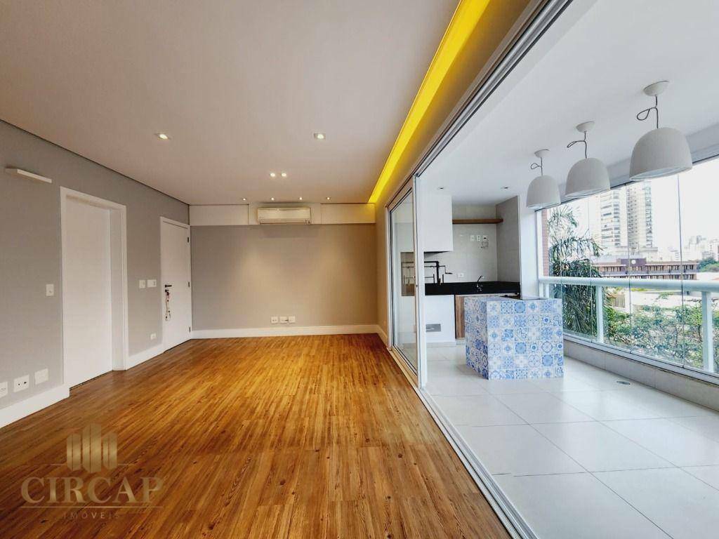 Apartamento à venda com 3 quartos, 161m² - Foto 1