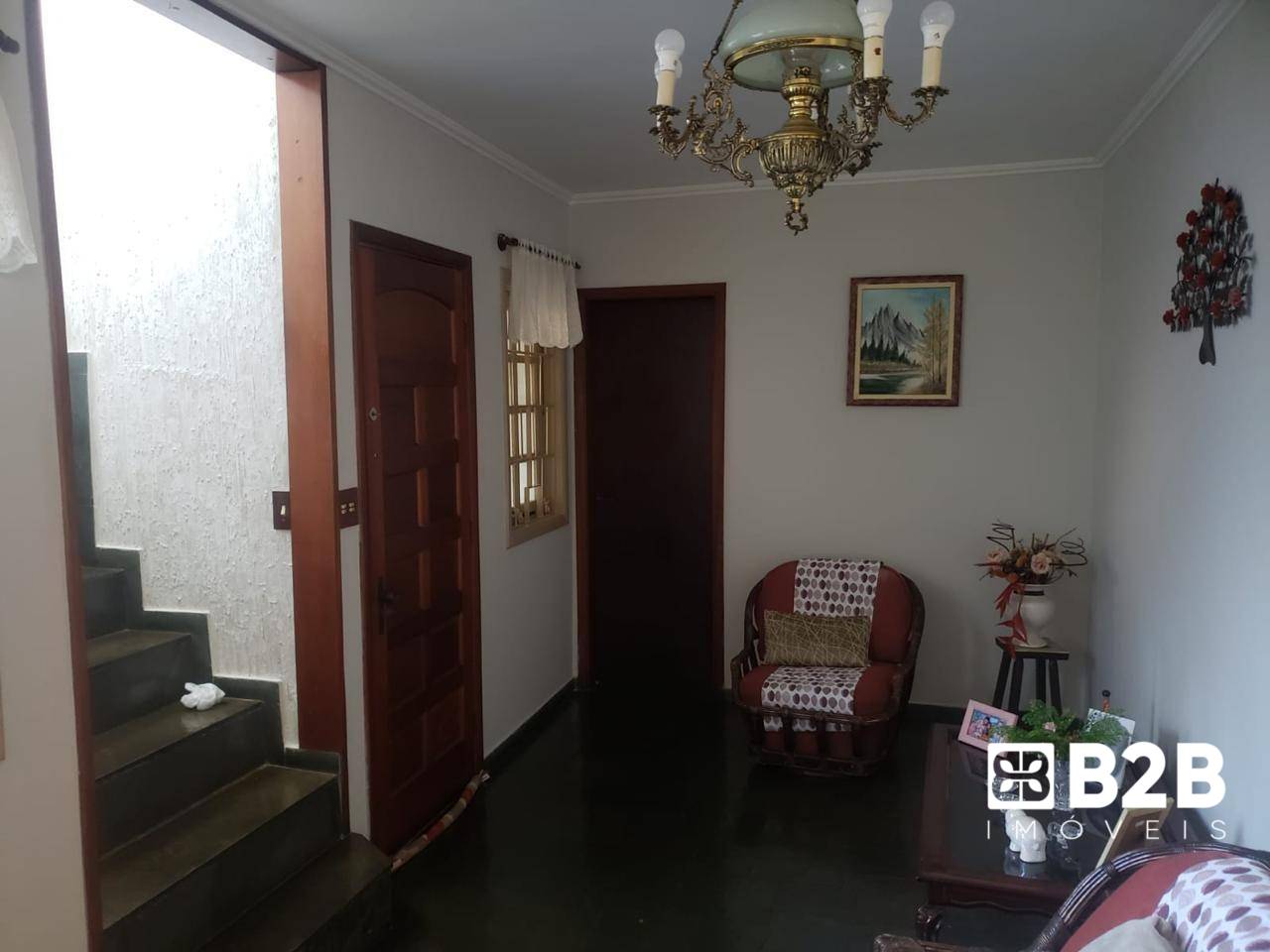 Casa à venda com 3 quartos, 233m² - Foto 4