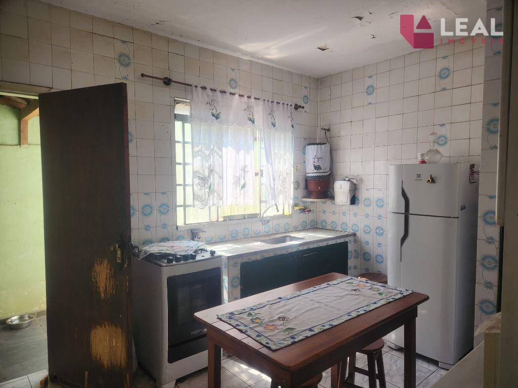 Casa à venda com 3 quartos, 131m² - Foto 4