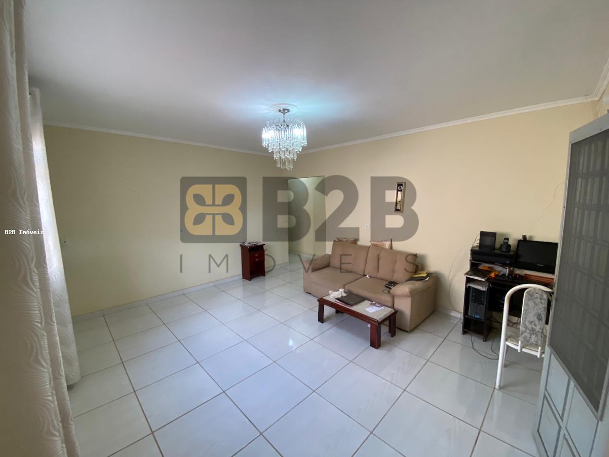 Casa à venda com 2 quartos, 164m² - Foto 4