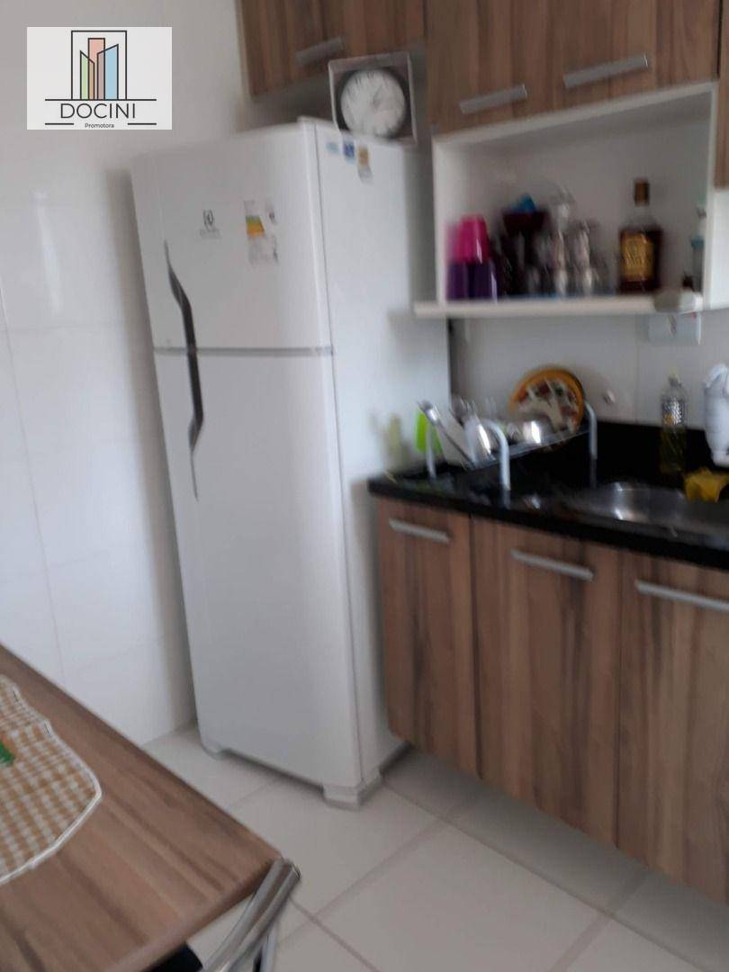 Apartamento à venda com 2 quartos, 72m² - Foto 11