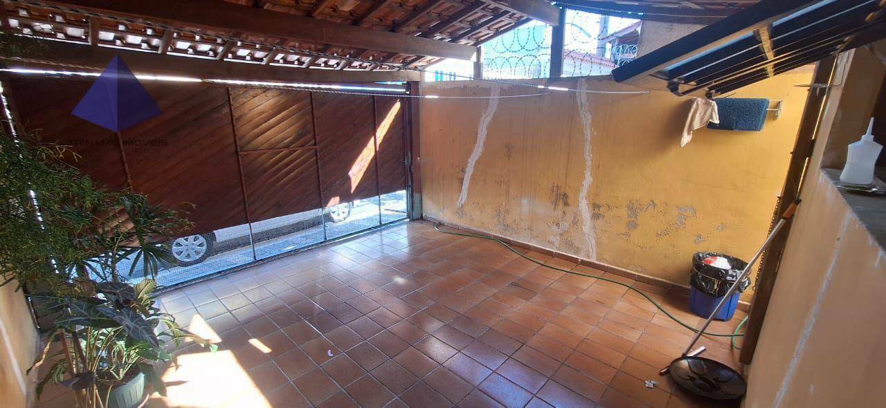 Sobrado à venda com 3 quartos, 157m² - Foto 1