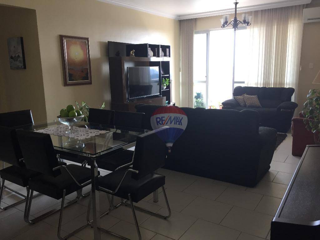 Apartamento à venda com 3 quartos, 145m² - Foto 1