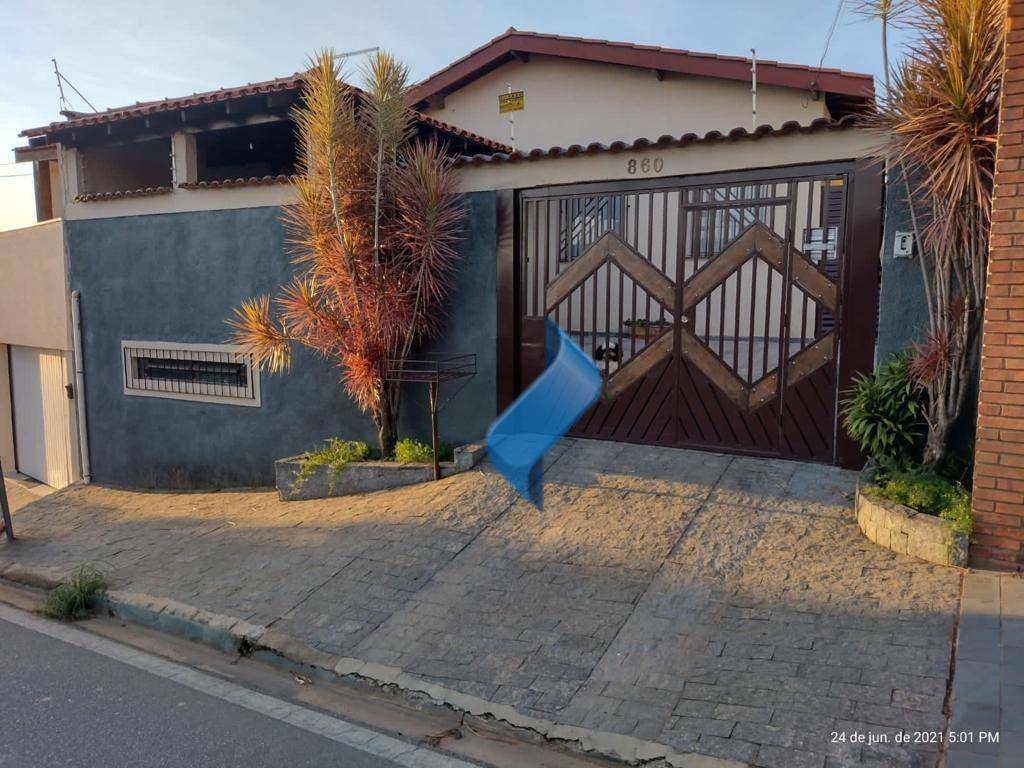 Casa à venda com 3 quartos, 178m² - Foto 1