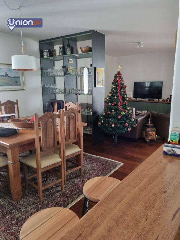 Apartamento à venda com 3 quartos, 195m² - Foto 1