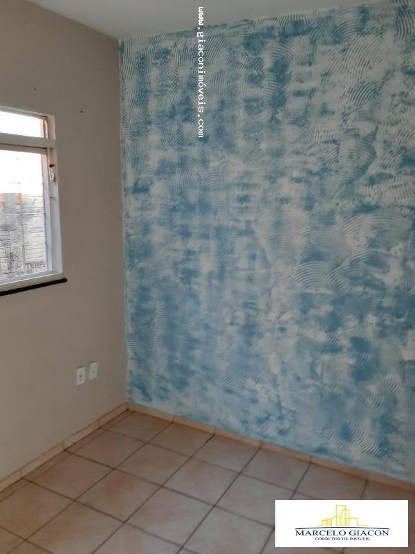 Casa à venda com 2 quartos, 140m² - Foto 2