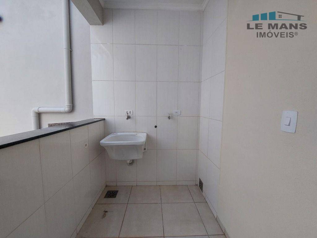 Casa para alugar com 3 quartos, 130m² - Foto 13