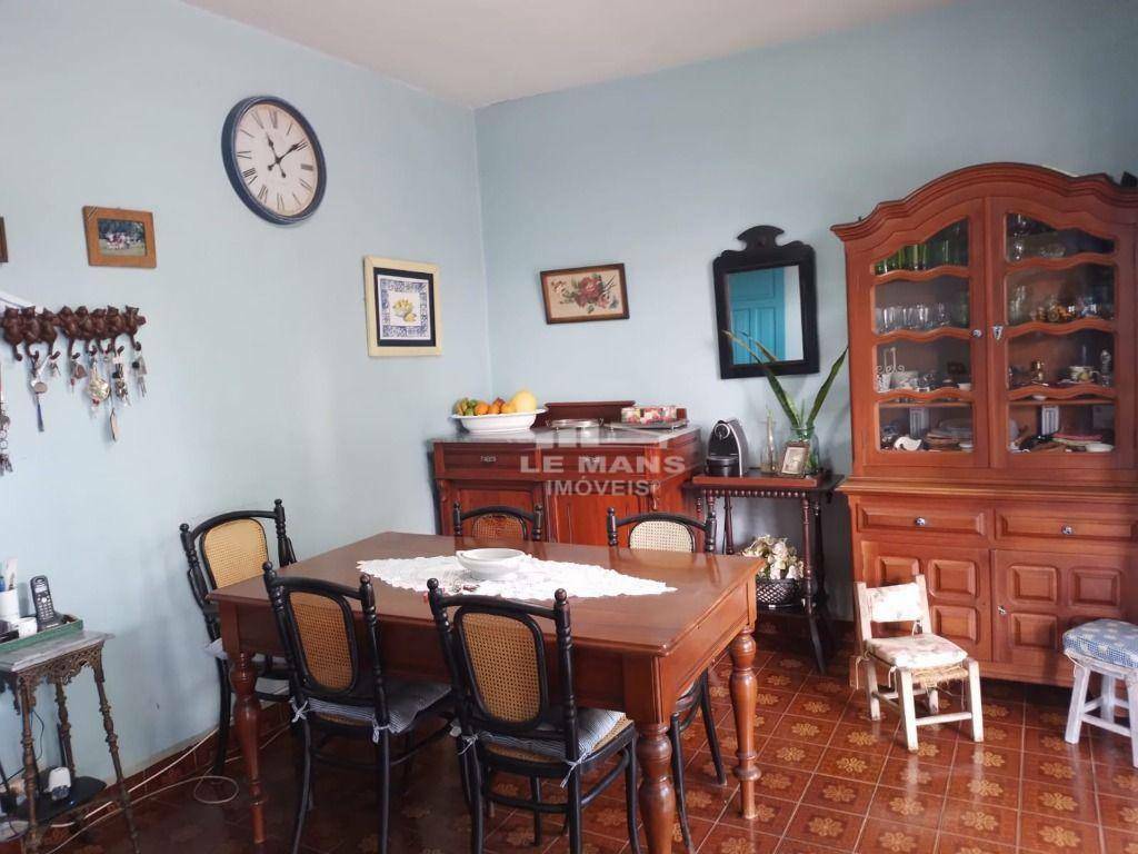 Casa à venda com 3 quartos, 339m² - Foto 35