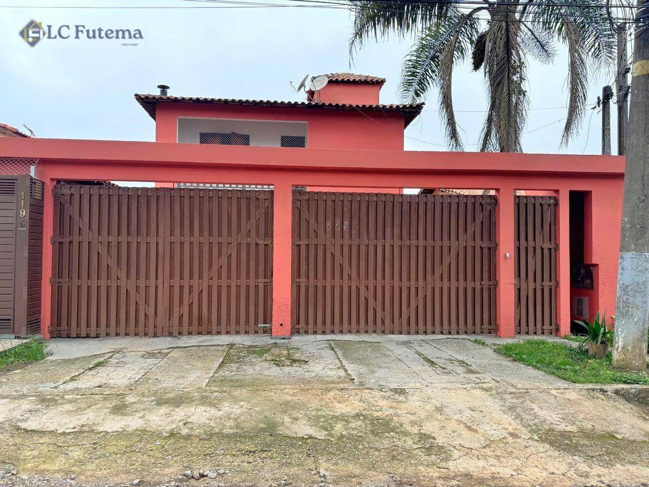 Casa de Condomínio para alugar com 3 quartos, 220m² - Foto 1