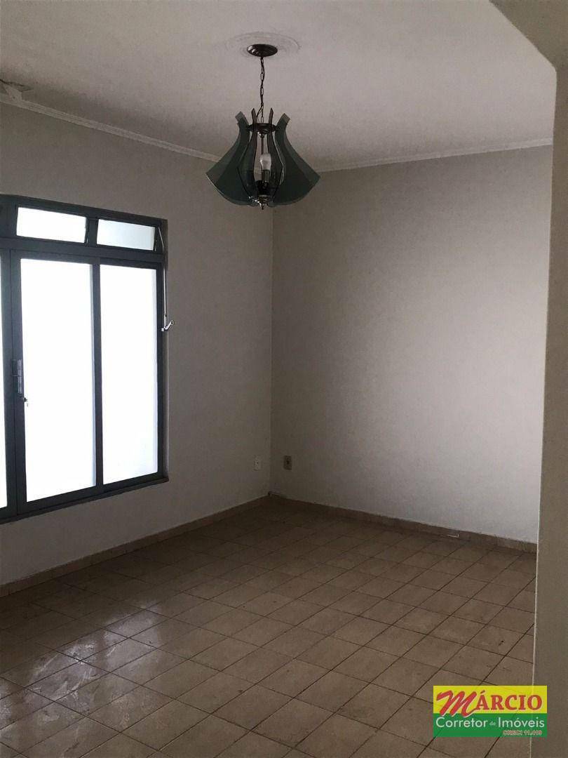 Casa à venda com 3 quartos, 162m² - Foto 4