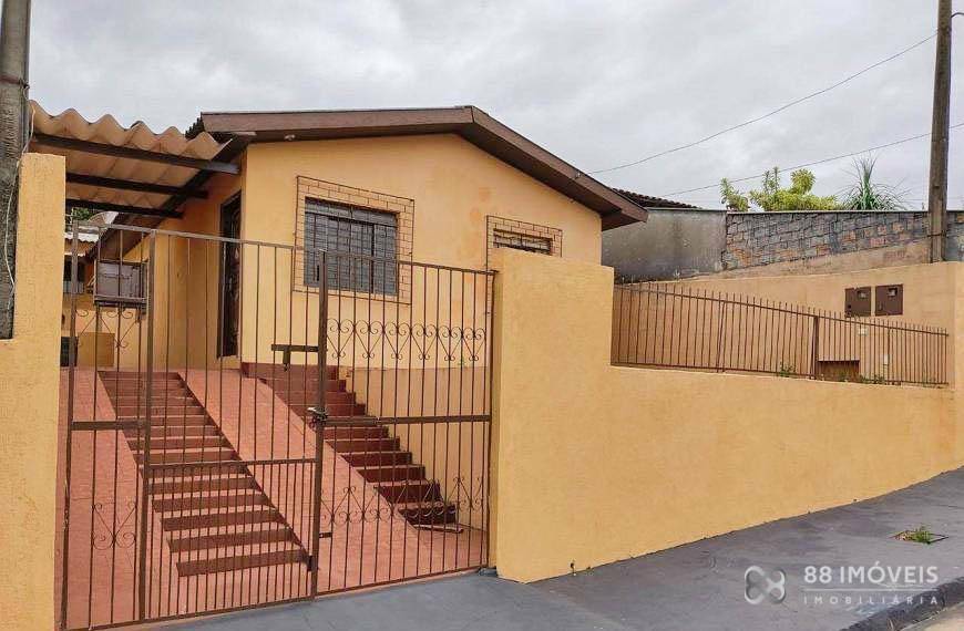 Casa à venda com 3 quartos, 125m² - Foto 1