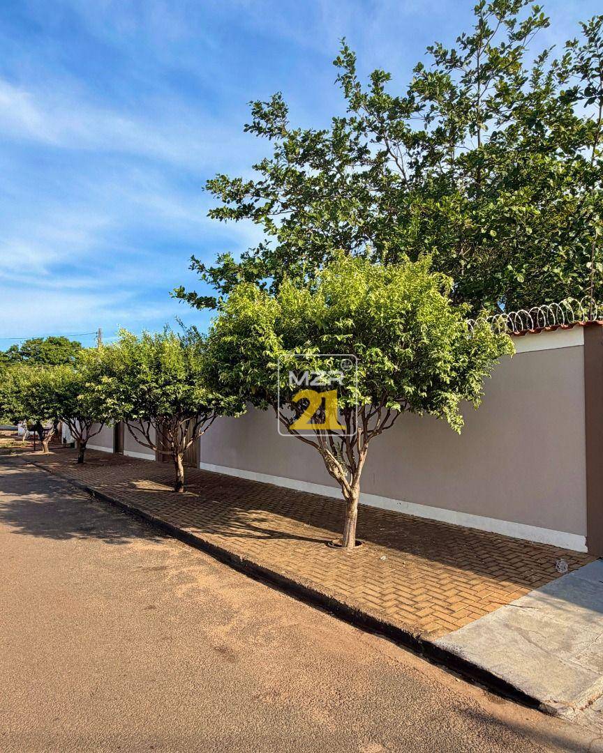 Casa, 3 quartos, 255 m² - Foto 2