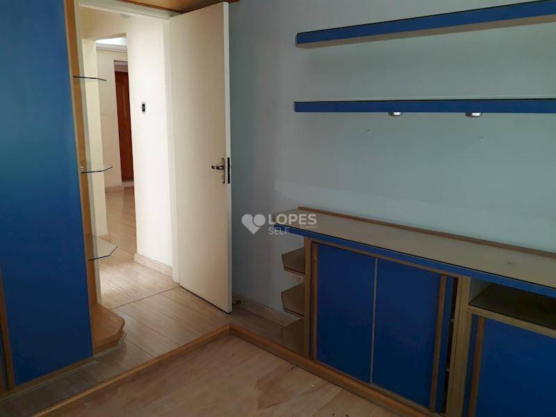 Apartamento à venda com 2 quartos, 70m² - Foto 3