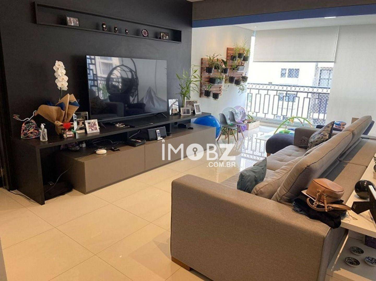 Apartamento à venda com 3 quartos, 156m² - Foto 1