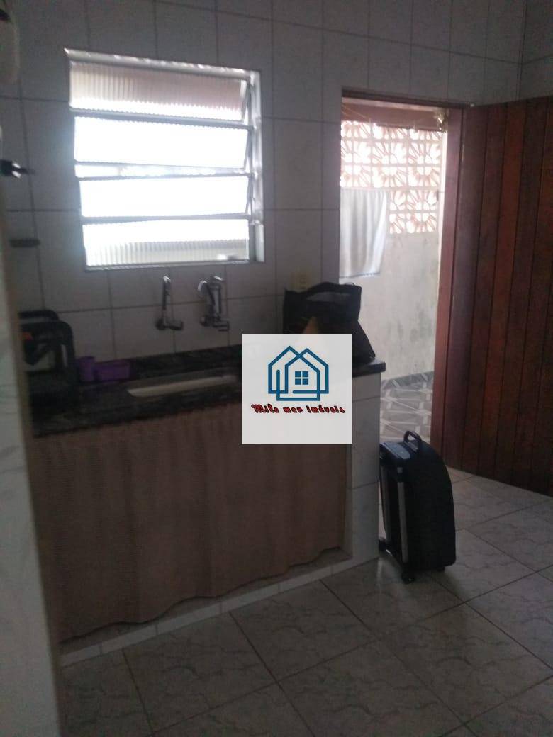 Casa à venda com 3 quartos, 80m² - Foto 14