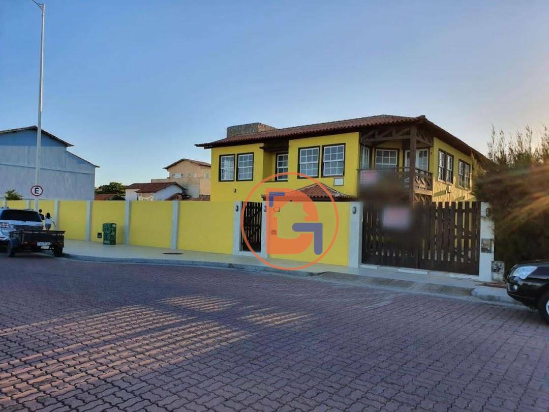 Casa à venda e aluguel com 5 quartos, 318m² - Foto 1