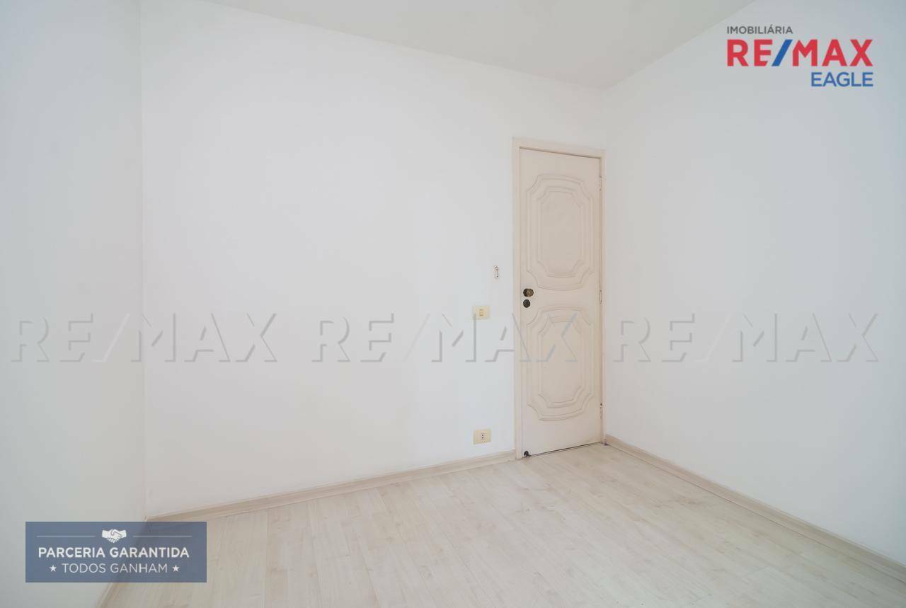 Apartamento à venda com 3 quartos, 120m² - Foto 11