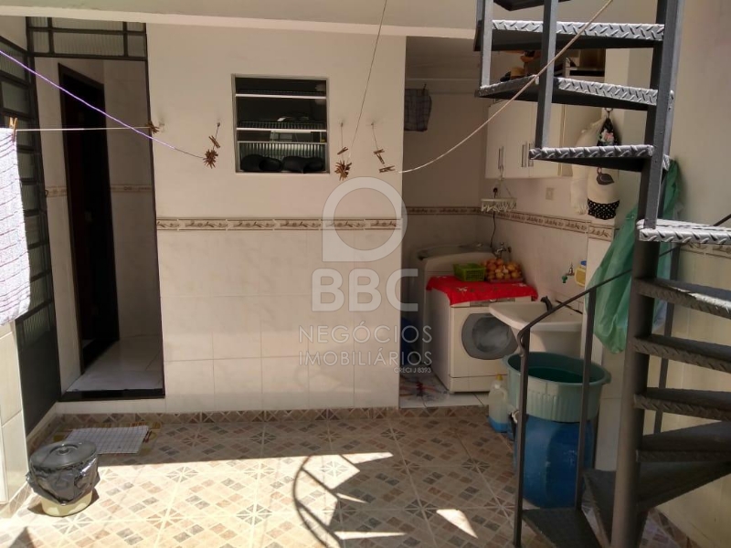 Sobrado à venda com 2 quartos, 197m² - Foto 9