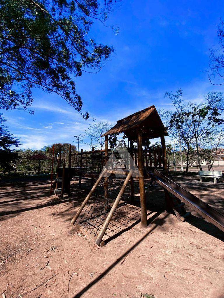 Casa à venda com 5 quartos, 417m² - Foto 4