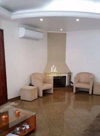 Sobrado à venda com 4 quartos, 320m² - Foto 1