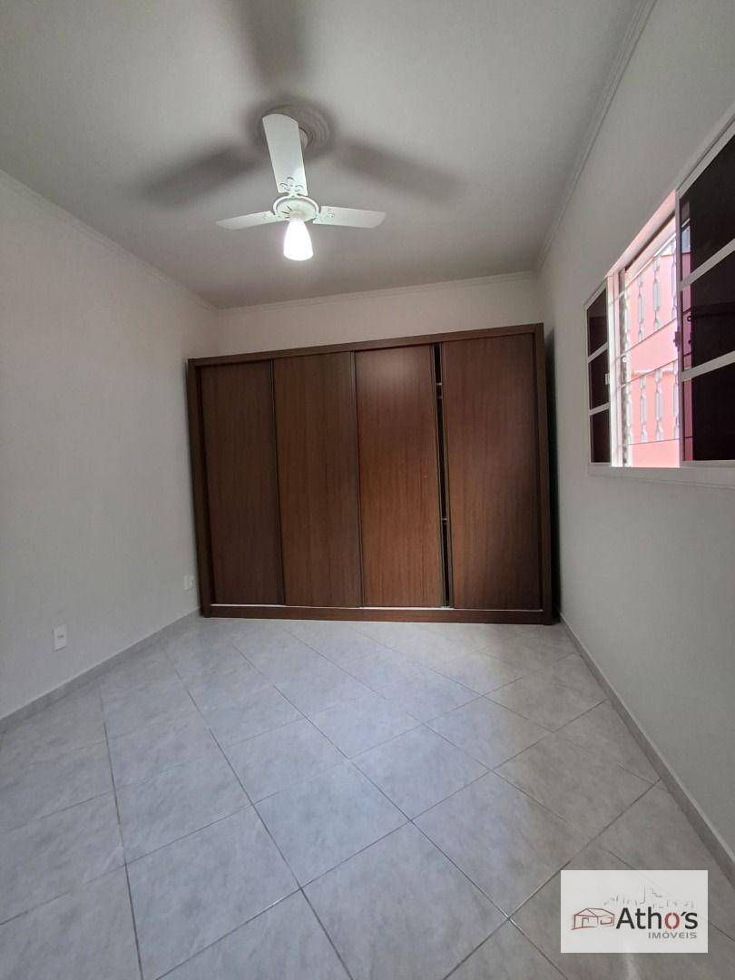 Casa para alugar com 4 quartos, 170m² - Foto 4