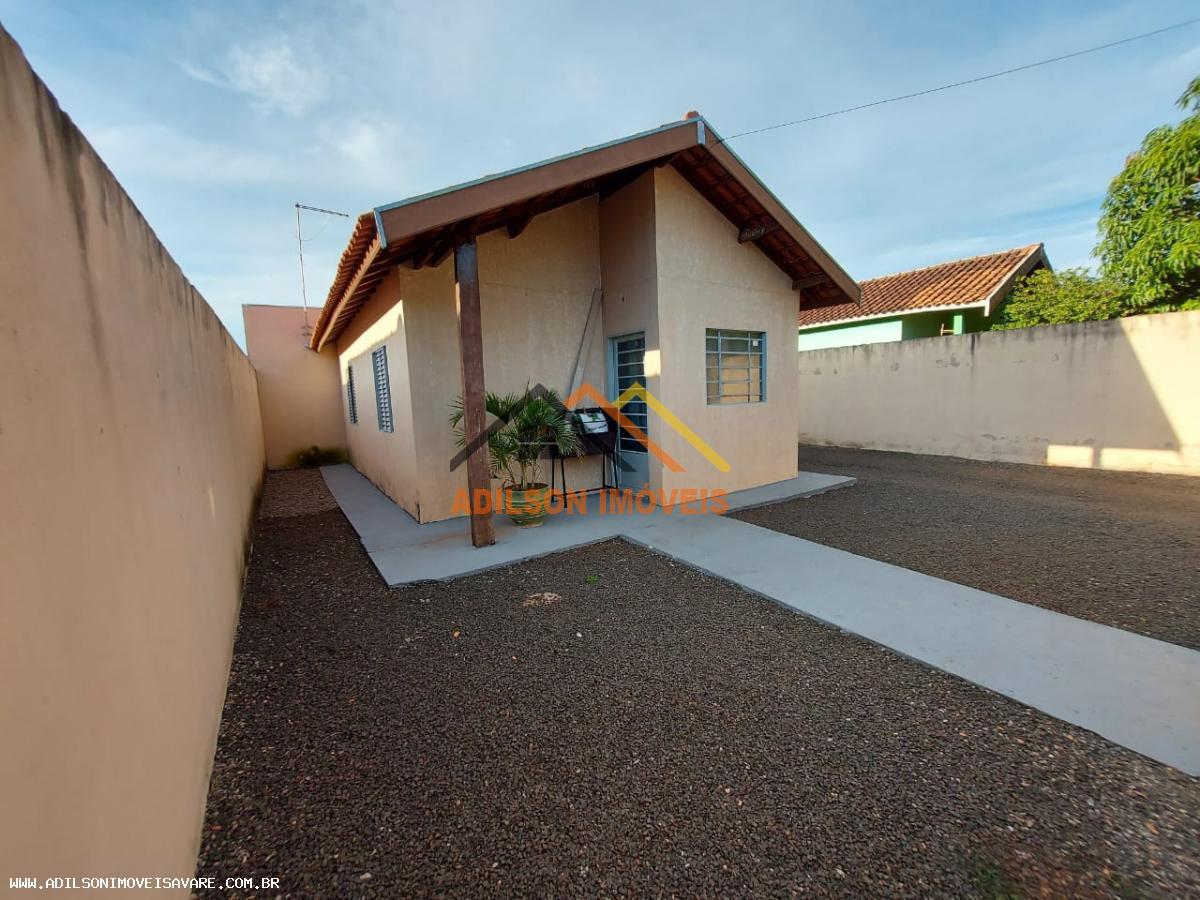 Casa à venda com 2 quartos, 90m² - Foto 1
