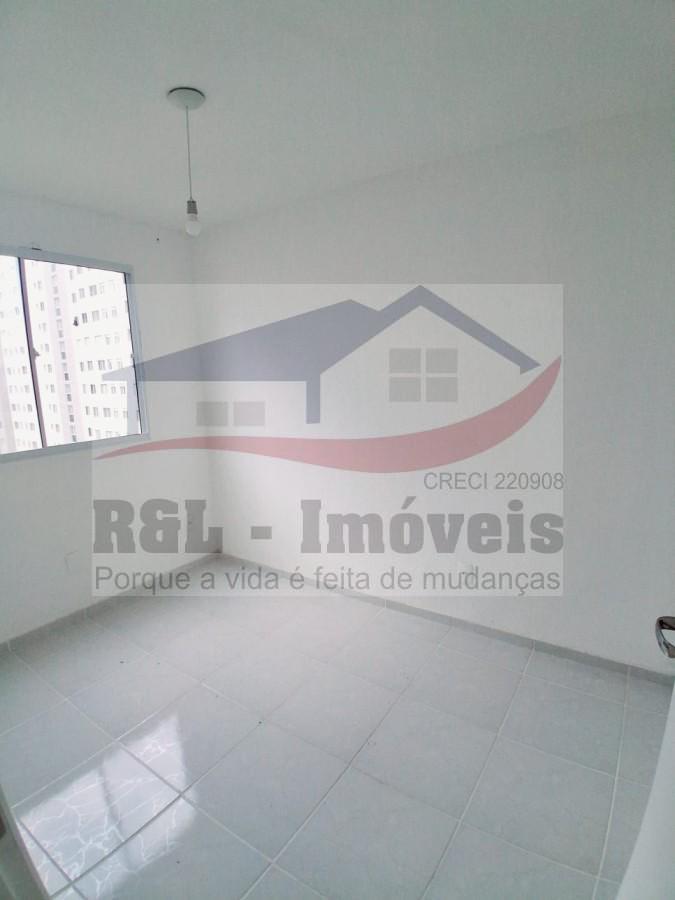 Apartamento para alugar com 2 quartos, 40m² - Foto 12
