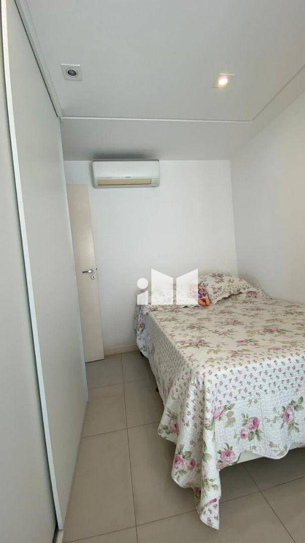 Apartamento à venda com 2 quartos, 70m² - Foto 3