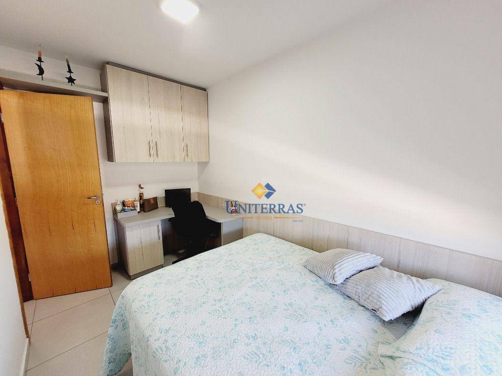 Casa à venda com 3 quartos, 70m² - Foto 12