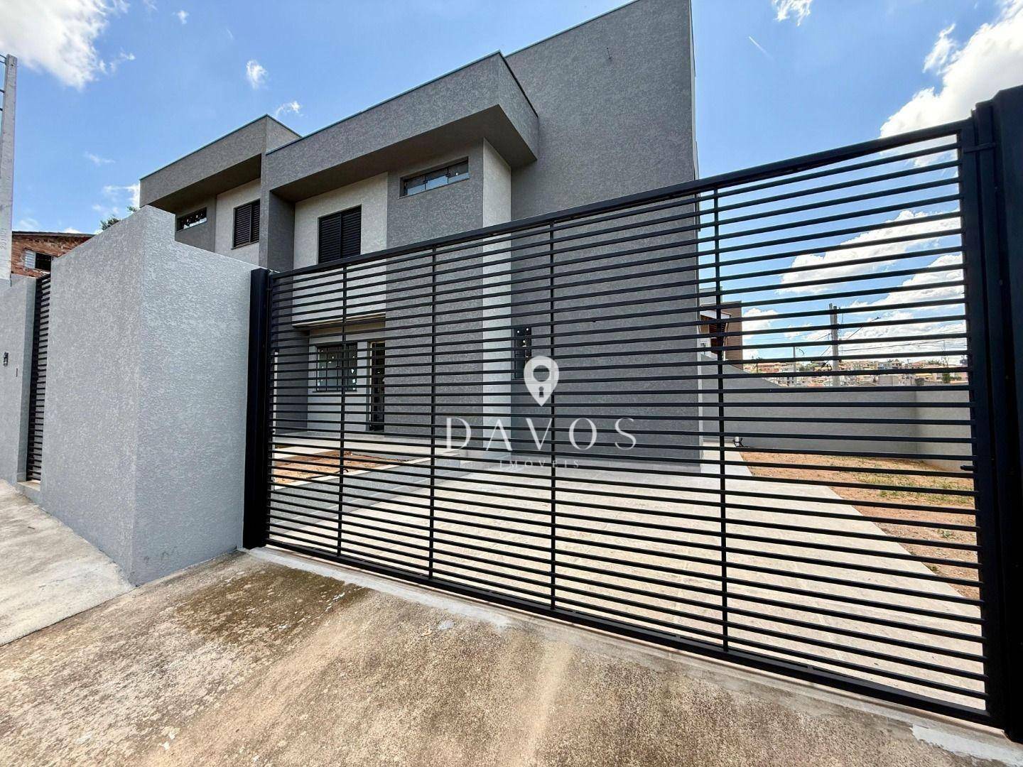 Sobrado à venda com 3 quartos, 120m² - Foto 1